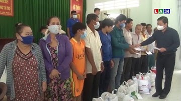 PCT UBND tỉnh Long An - Phạm Tấn Hòa tặng quà Tết cho hộ nghèo thị xã Kiến Tường | LONG AN TV