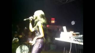 Azealia Banks - Esta Noche (Live @ Red Bull Sound Select, Philadelphia) 26/07/13