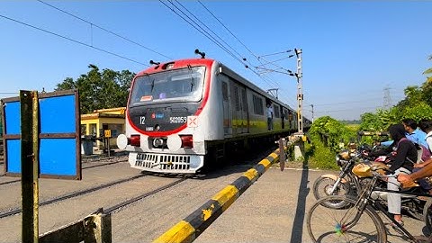 Most Unique Looking “12”Coaches EMU Trains Spotting || Eastern Railway 