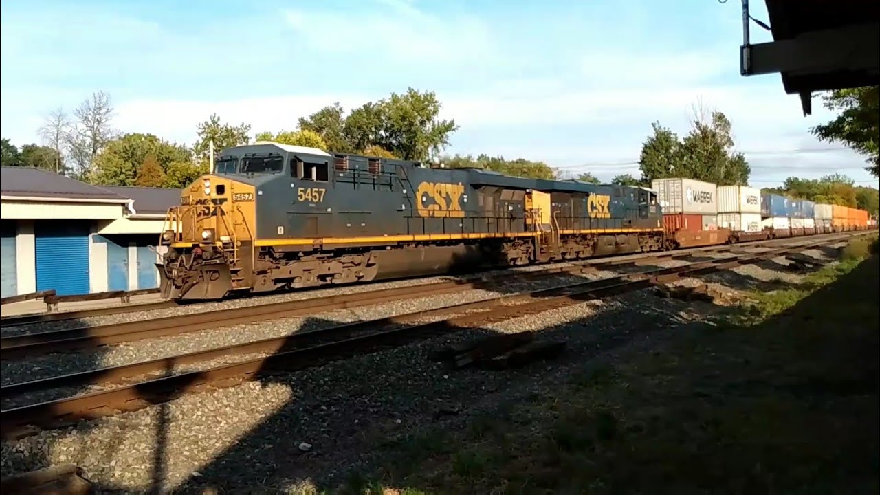 [HD] CSX Q157 Intermodal Train Westbound - Fairport, NY - YouTube