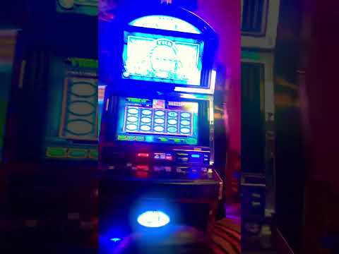 Main Street Station Deluxe King Room Review - A GAWKER 👀 of a Casino!