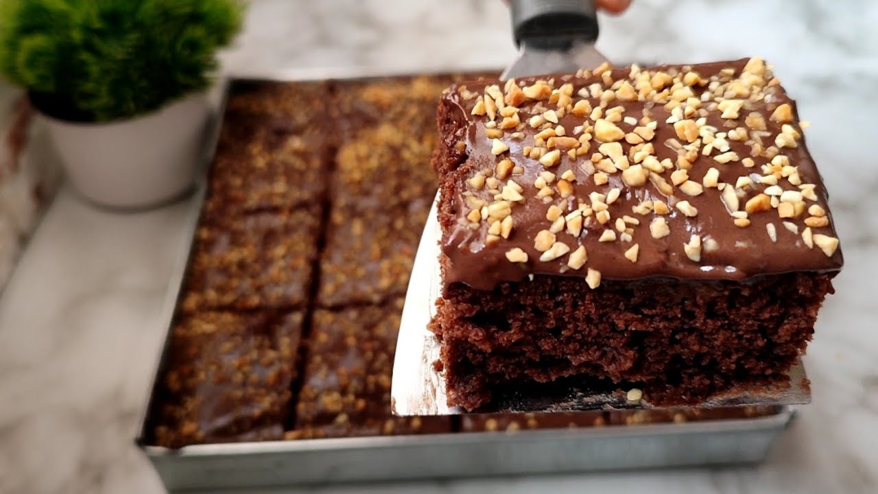 كيك بدون بيض ولا زبدة ولا ضراب كهربائي بصوص بدون شوكولاطة / خفيييف وبنييين ويقطع كمية كبيرة