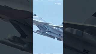 世界最先进的 舰载电子战机 - J15D