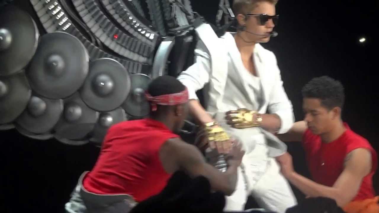 Justin Bieber - Intro + All Around The World / Believe Tour ~ Belgium , Antwerp, 10-04-13