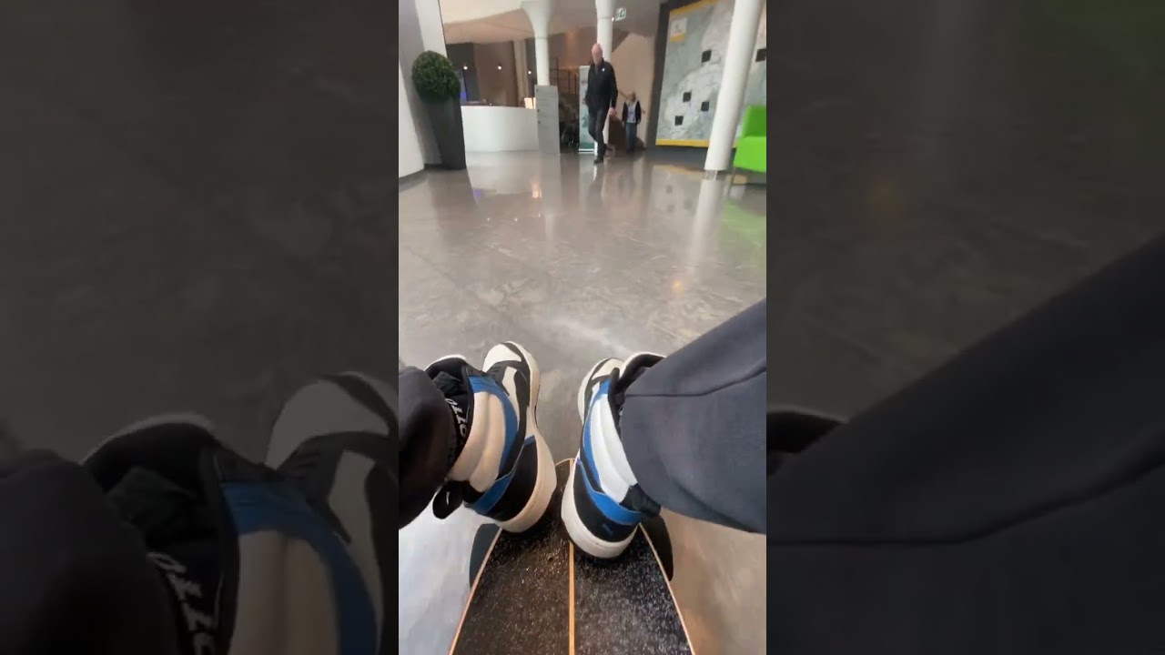 Ben eruit gestuurd door vrouwen achter balie 😿