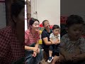 跟婆婆一起陪小叔子在开学之前探望一下姥爷姥娘 临回家时姥爷硬要往二飞手里塞钱 知道这是他们的心意和祝福 飞飞默默的红了眼眶 