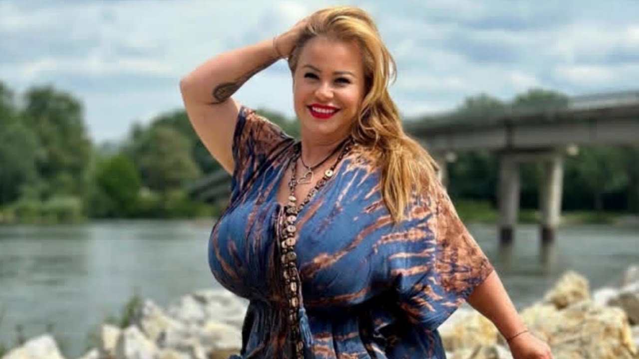 Bella Bodhi Glamorous Plus size, Curvy Model, Wiki, Lifestyle and
