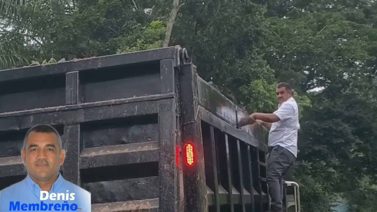 Denis Membreño alcalde municipal de Taulabé en la comunidad de Tierras Blancas. 