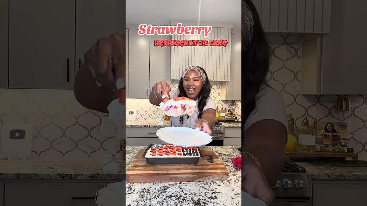 Strawberry Refrigerator Cake #boxcakerecipe #strawberryrefrigeratorcake