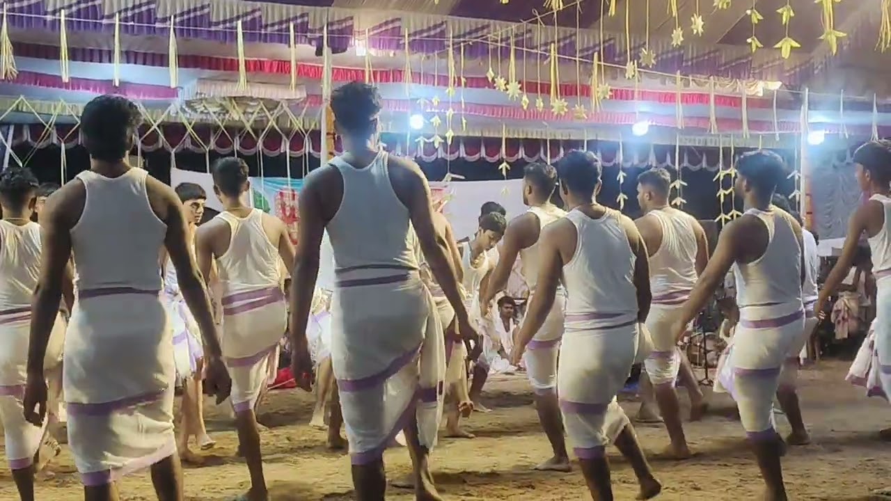 ഒന്നാം പാദം ചേലിൽ ചവിട്ടി അമ്മയുടെ മക്കൾ കളം നിറഞ്ഞപ്പോൾ 