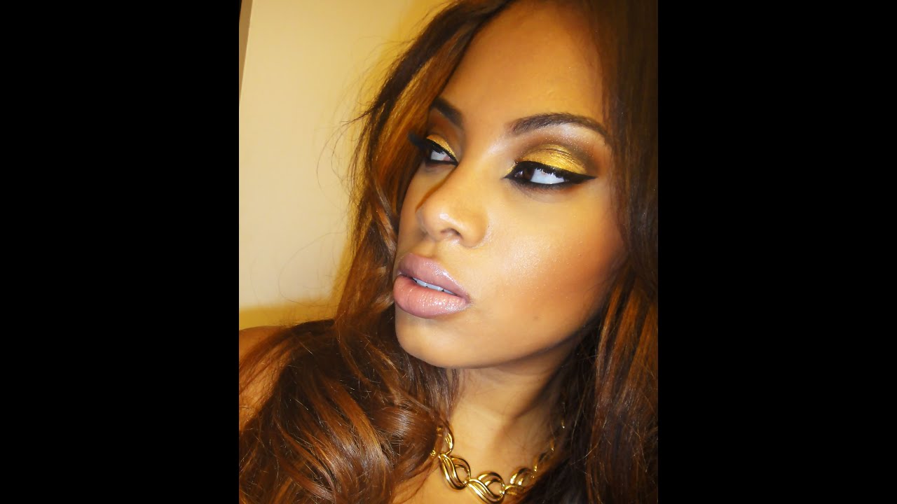 Dramatic Cat liner Makeup Look