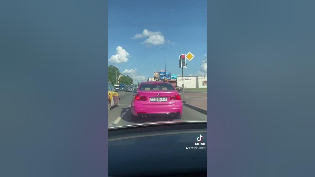 Розовая BMW Джорджа Роланда