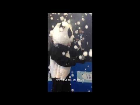 Smoke bubble machine