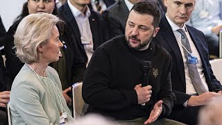 Download Lagu Von der Leyen felhívta Zelenszkijt, és magyarázatot követelt az új korrupcióellenes törvény miatt MP3 Download Lagu Von der Leyen felhívta Zelenszkijt, és magyarázatot követelt az új korrupcióellenes törvény miatt MP3