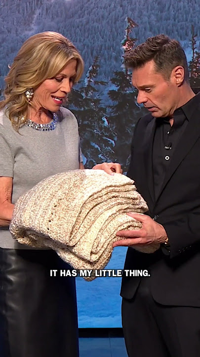 Vanna White's 40 Hour #Crochet Project for Ryan Seacrest | Wheel of Fortune - YouTube