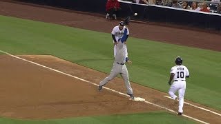 CHC@SD: Upton reaches second on Bryant's error