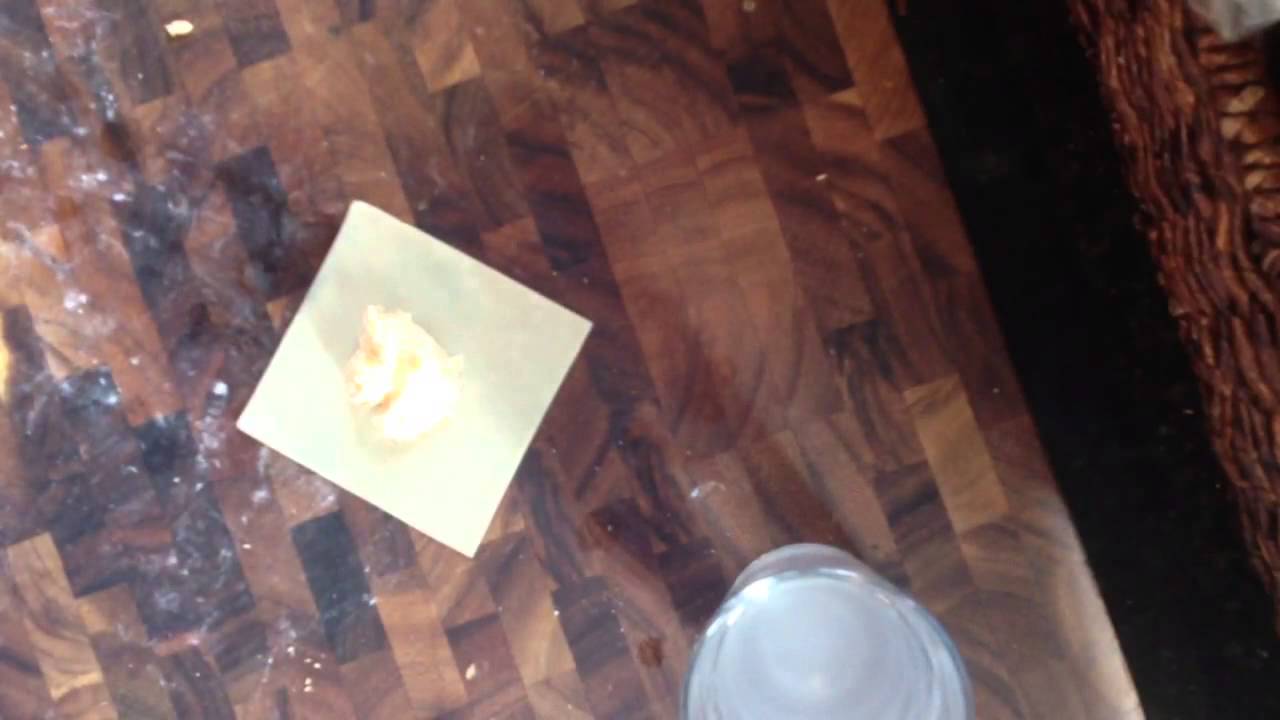 How to roll a crab rangoon - YouTube