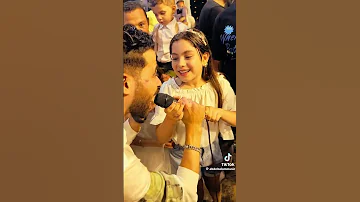 محمد عبد السلام والبنت الصغيره محروس مسك المقص خلي بالك من نفسك يابا 