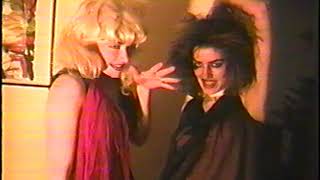 Koo-Koo Boy: "Vampire Girls" screenshot 1