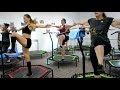 Jumping fitness. Джампінг. Джампинг. Скай джампинг. Фитнес на батуте