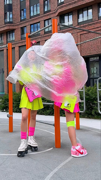 Unpacking Dolls: roller and gymnast barbie💖 Rate our outfits 1-10🛼💓👗