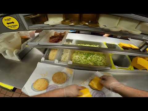 Wideo: O której mcdonald zaczyna serwować lunch?