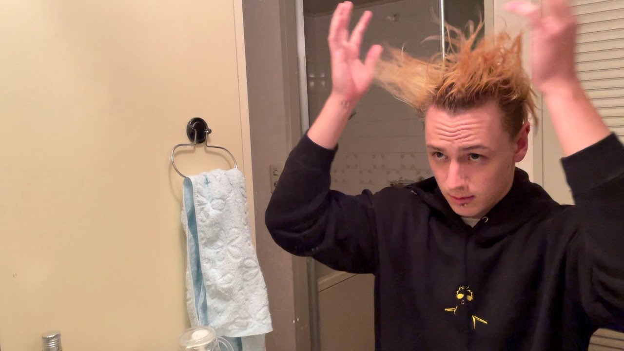 上原亜衣への告白を成功させるべく本気で髪をセットするヤン