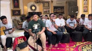Rizal Nainggolan - Boto Lungun x The Bataks Band
