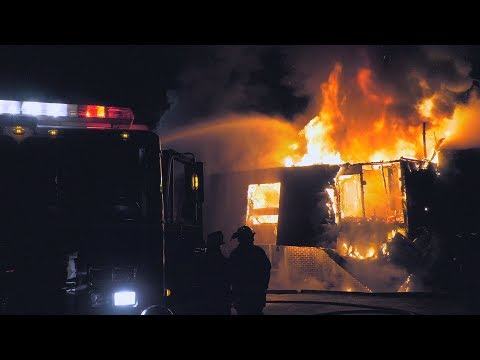 EARLY VIDEO: Firefighters battle major blaze at apartment complex in Pennsylvania