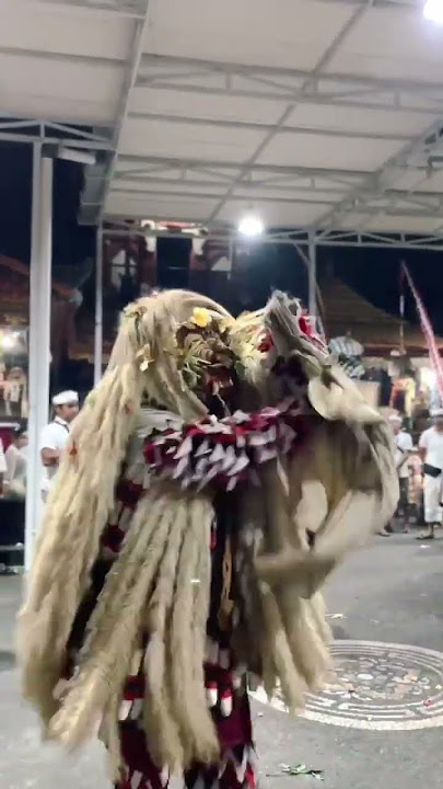 Dewa ayu 🙏 ritatkala nyolahang sesuhunan pura perjangan kerobokan🙏