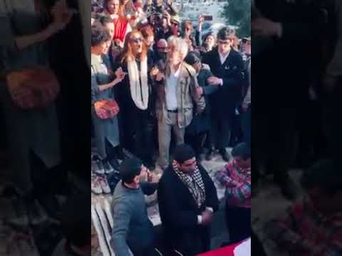 جنازة المرحومة لينا بن مهني ودعناها بالغناء و الزغاريد