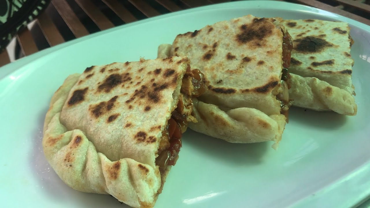 Pakistan Gilgit Roti چھپ شورو روٹی //Chap shoro Roti Hunza Gilgit - YouTube