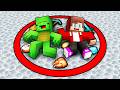 Mikey and JJ CAN’T LEAVE this CIRCLE on the MOON (Maizen Minecraft)