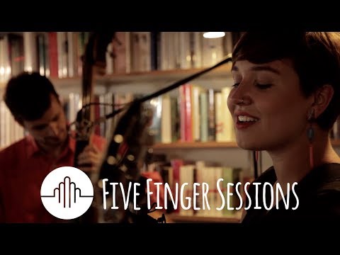 Luna&Lewis - Gravity | Five Finger Sessions