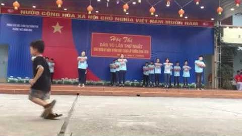 Giải nhất cuộc thi dân vũ kỷ niệm 10 năm thành lập trường THCS Minh Khai Hà Giang - Lớp 8a2.