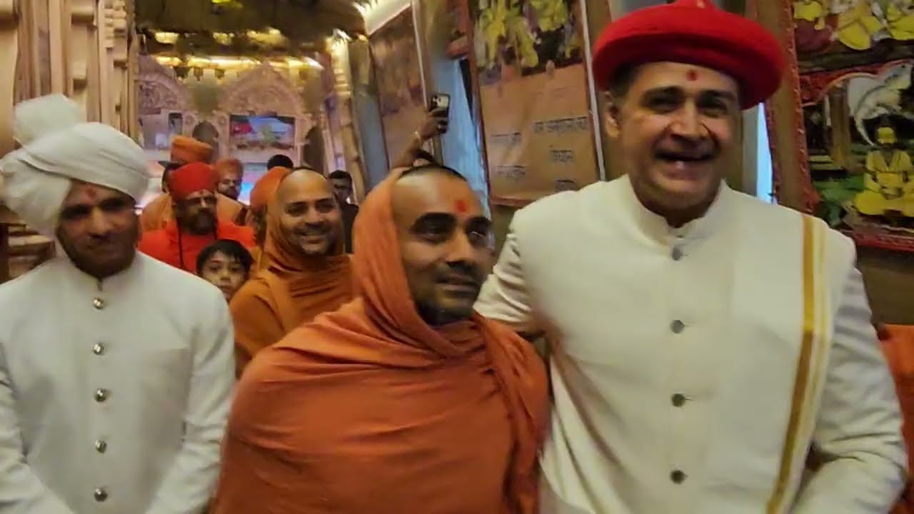 કૃષ્ણસ્વરૂપ સ્વામી આચાર્ય મહારાજશ્રી સાંદીપનિ આશ્રમ| Ghanshyam Bhuj Mandir Swaminarayan Kirtan Santo