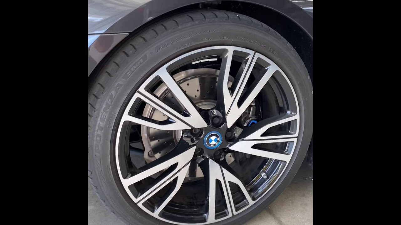 BMW i8 tire installation and balance - YouTube