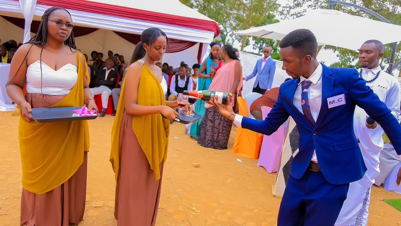 M.c Rugwiro atembagaje abitabiriye imisango karahava🤣