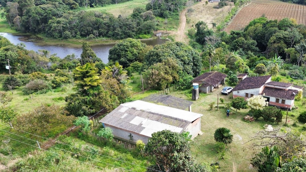 Lindo sítio a venda na zona rural de Bonito PE 44 hectares escritura muita água e ária de cultivo 