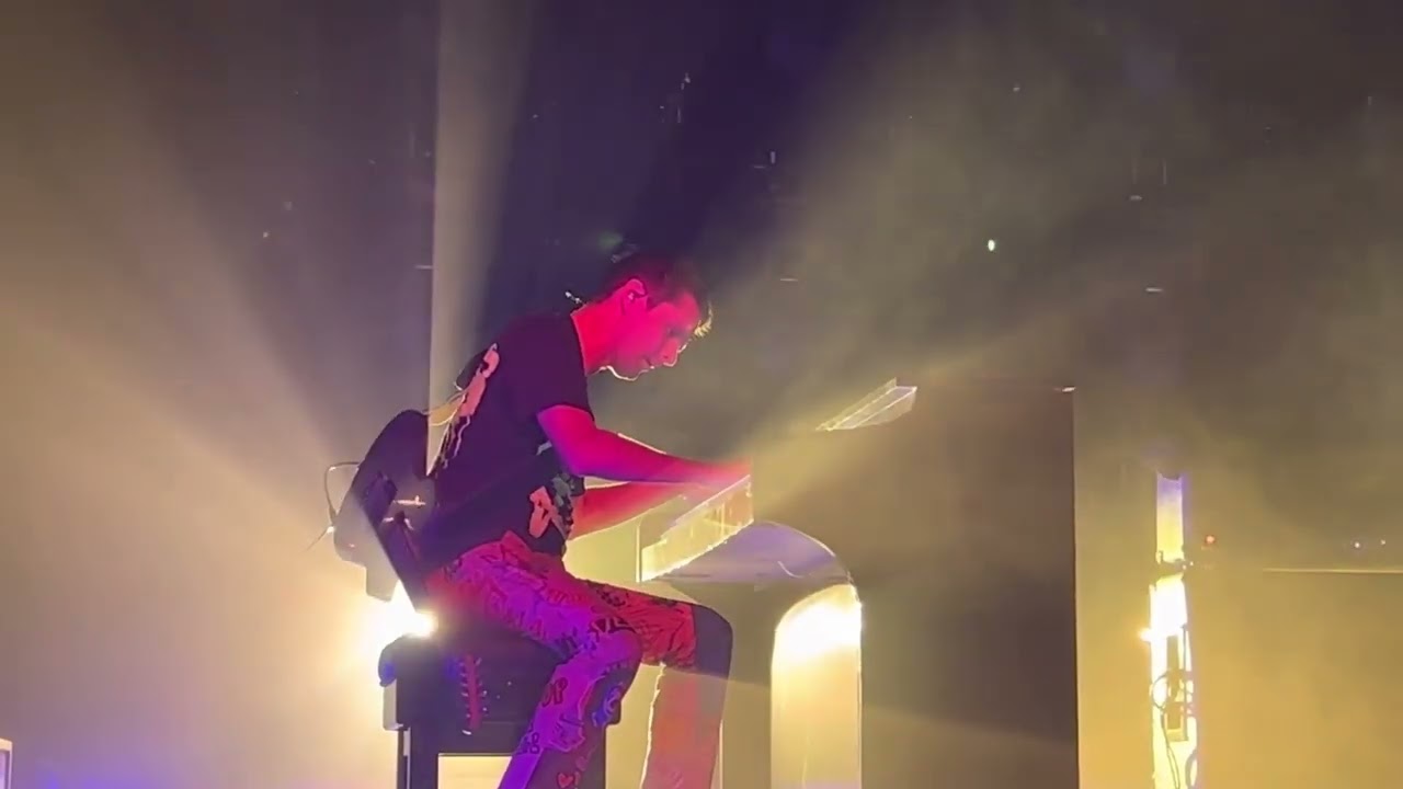 Muse - Toccata and Fugue in D Minor (Bach cover) - Live at Wiltern 2022
