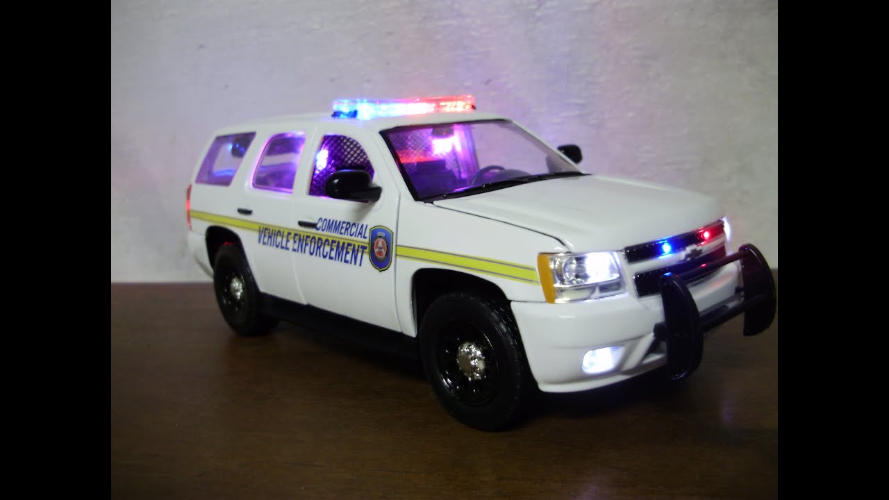Custom 1:24th scale IOWA COMMERCIAL VEHICLE ENFORCEMENT Chevy Tahoe Police w/ working LEDs & SOUND!