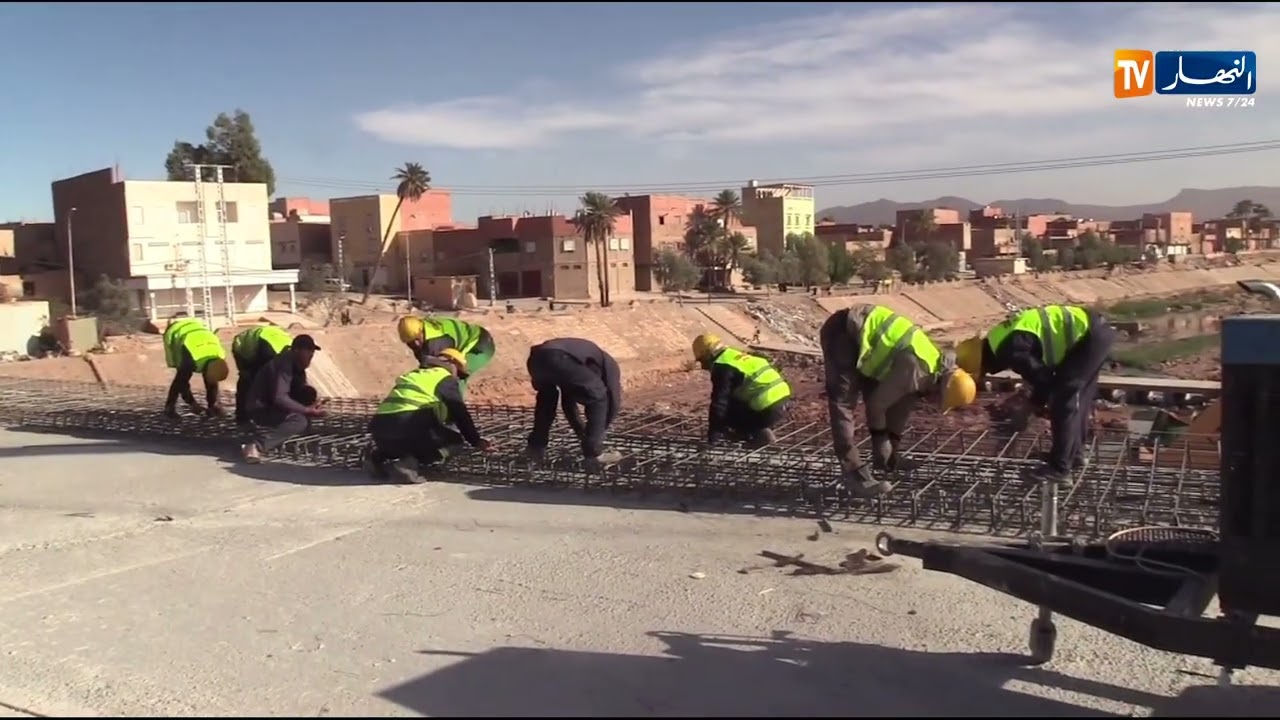 بشار: وتيرة متسارعة من طرف عمال شركة كوسيدار من أجل إتمام جسر الوسط