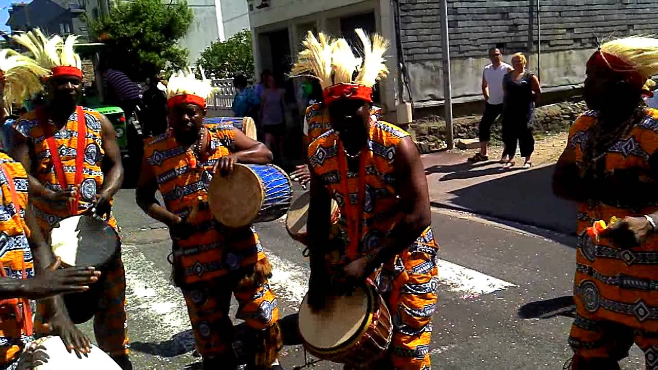 Spectacle de Rue, Carnaval aux rythme et chants africaine the