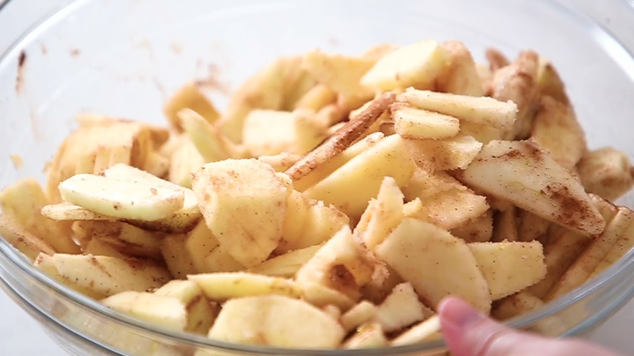 Easy Apple Crisp With Oat Topping (+ Video!) - Boston Girl Bakes