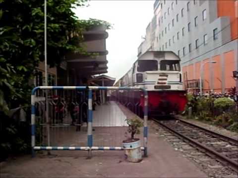 Kereta Api Sribilah / Sribilah Train (2010) - YouTube