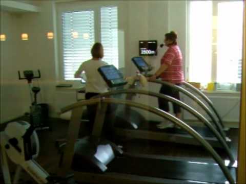 hypoxi-low-oxygen-training-h-p-cosmos-treadmills-berlin