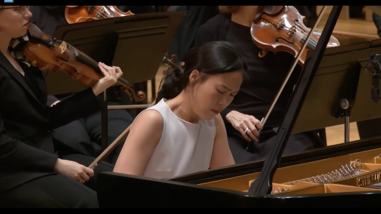 Mendelssohn - Piano Concerto No. 1 | Yeol Eum Son - YouTube