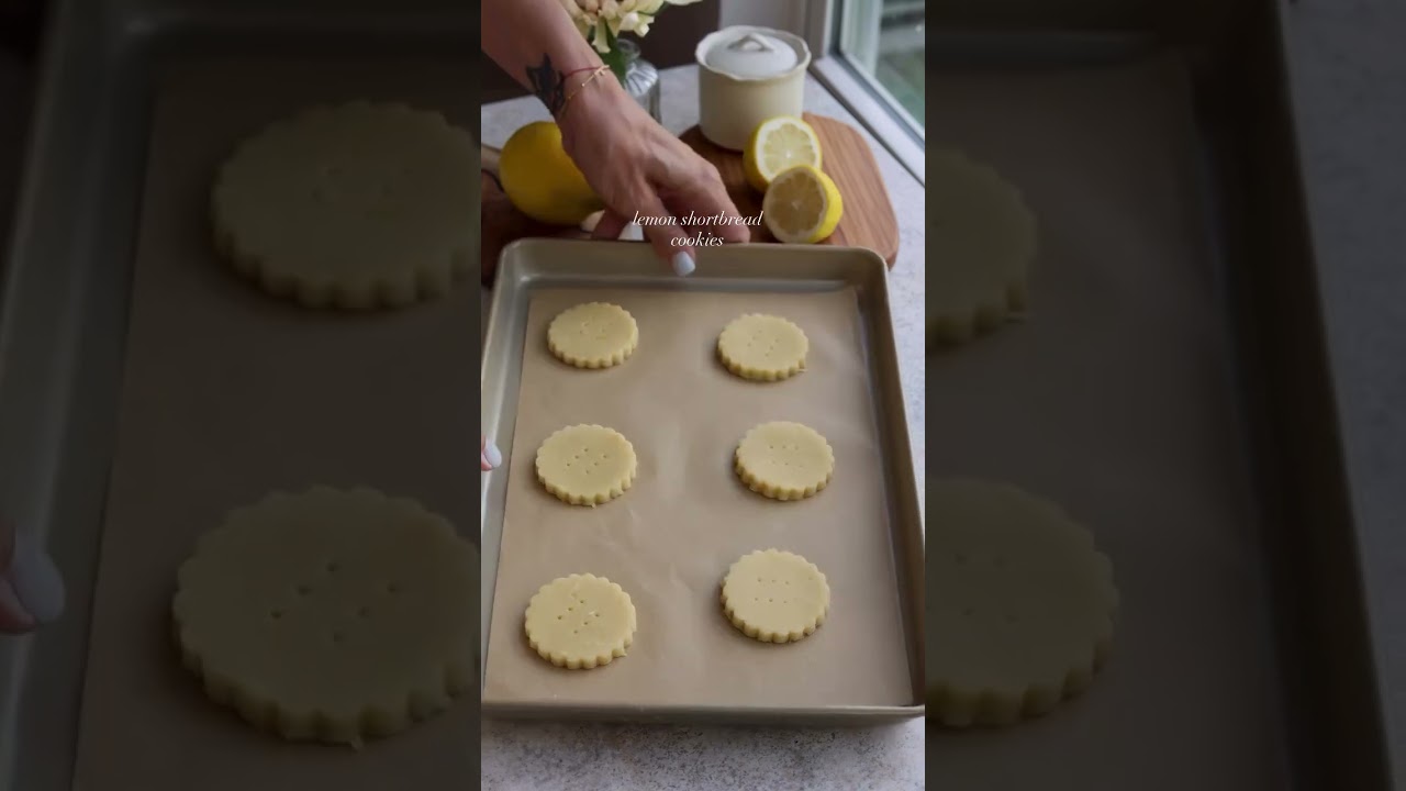 Lemon shortbread cookies, buttery and lemony 🍋