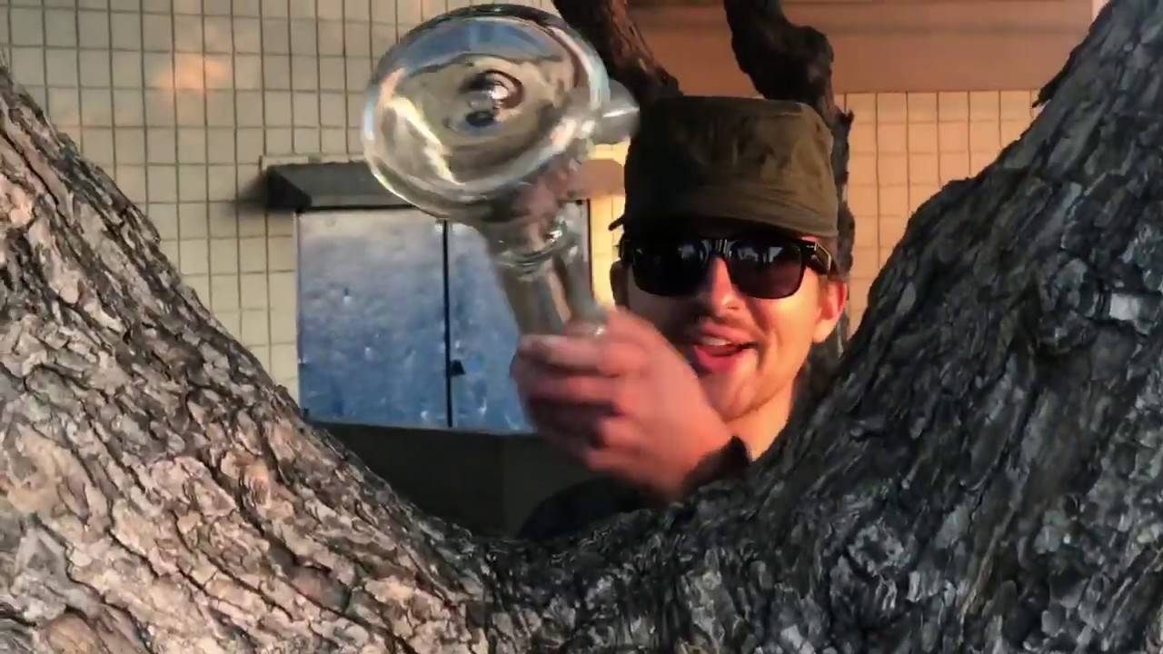 Tank Glass - Darrell Loves Throwing Sh*t