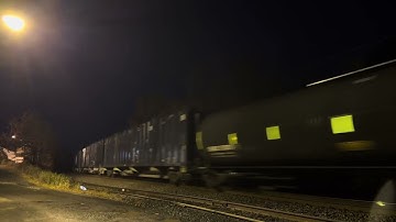 CSX 5481 ES40DC leads CSX M300 at Piscataway with a fouled K5HL